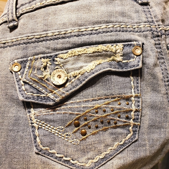 Almost Famous Distressed Stud Denim Bermuda Shorts - Picture 11 of 13